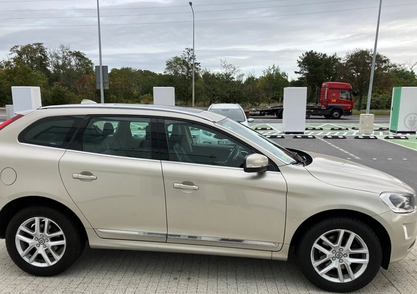 Volvo XC 60 cena 85000 przebieg: 239000, rok produkcji 2017 z Gdynia małe 22